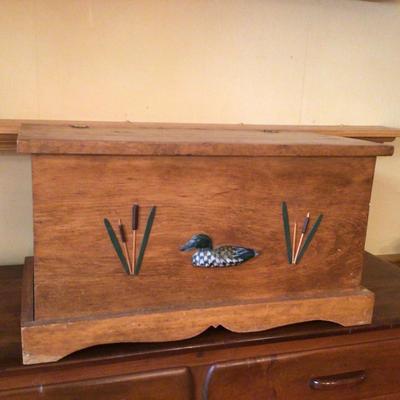 656 Wooden Decoy Box