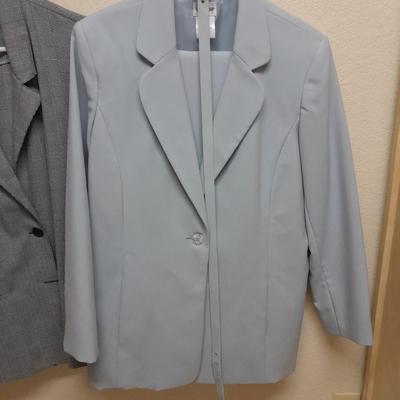 Womens Suits blazer Jackets with pants Nygard 14, Alfred Dunner 14. Liz Baker 14
