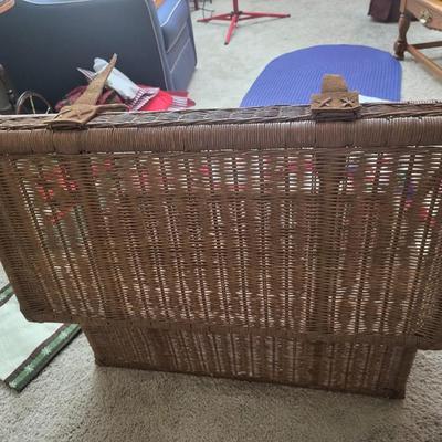 Xmas Linen with Wicker Box