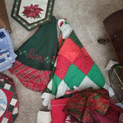 Xmas Linen with Wicker Box