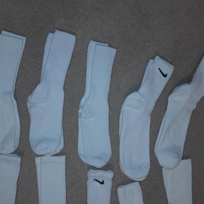 14 pairs of White socks in new to nearly new condition