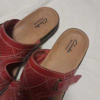 Two pair of Women's Clarks sandals size 10 M