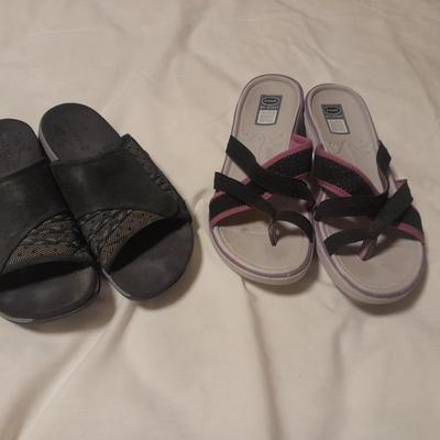 Two pairs of Women's Size 10M sandals Dr. Scholls and Merrell