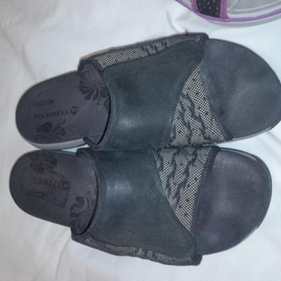Two pairs of Women's Size 10M sandals Dr. Scholls and Merrell