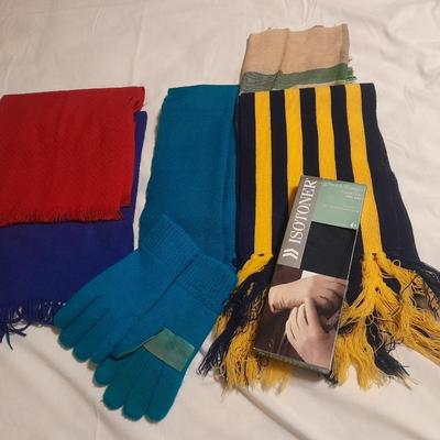 Winter scarves and gloves Isotoner new driving gloves