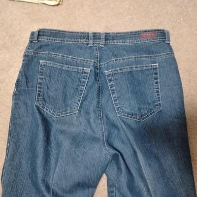 Two pairs of Jeans Gloria Vanderbilt size 12 L and St. Johns Bay size 12 L
