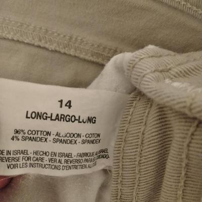 Two pair of Jeans Gloria Vanderbilt 12 and 14