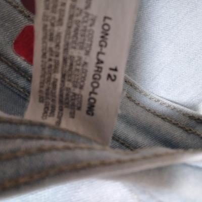 Two pair of Jeans Gloria Vanderbilt 12 and 14
