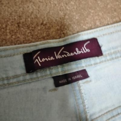 Two pair of Jeans Gloria Vanderbilt 12 and 14