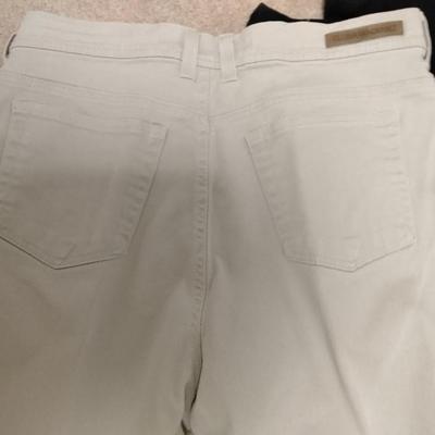 Two pair of Jeans Gloria Vanderbilt 12 and 14