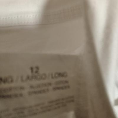Three pair of Gloria Vanderbilt white Capri / long shorts size 12