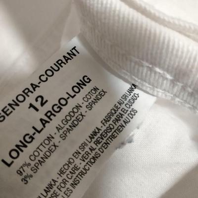 Three pair of Gloria Vanderbilt white Capri / long shorts size 12