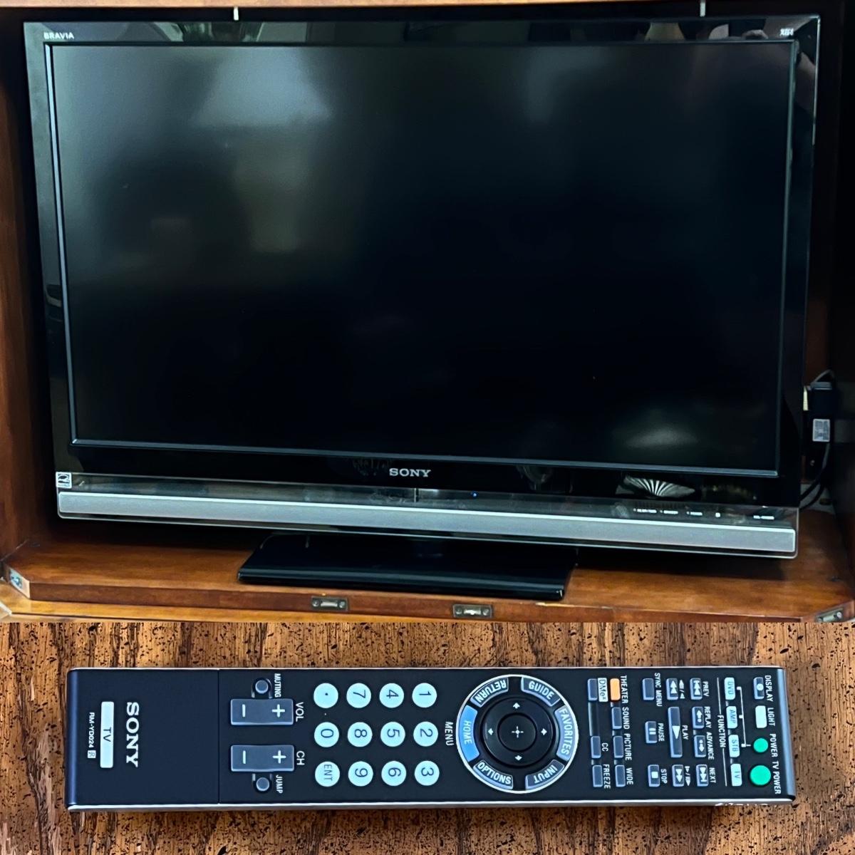 SONY ~ Bravia ~ 40” TV | EstateSales.org