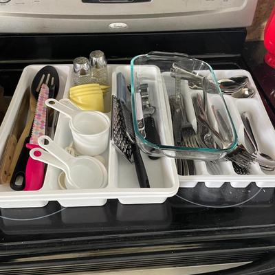 Kitchen drawer lot