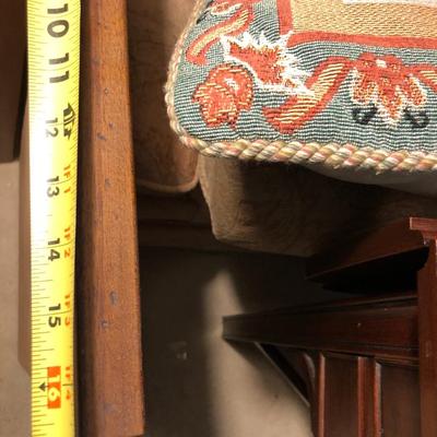 Two Floral Framed Home Decor Pictures -Lot 452