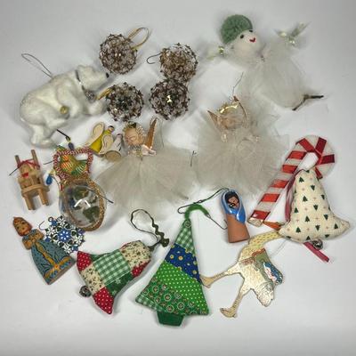Mixed Lot of Various Christmas Tree Holiday Ornaments