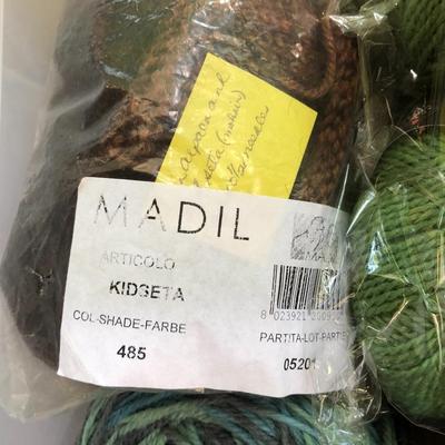 ***H U G E MEGA YARN LOT*** 12 Sealed Containers of Yarn (Baby Alpaca,Silk,Kid Mohair,Angora,Llama,Virgin Wool) -Lot 467