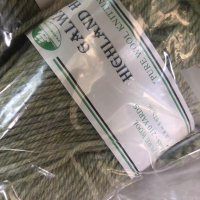 ***H U G E MEGA YARN LOT*** 12 Sealed Containers of Yarn (Baby Alpaca,Silk,Kid Mohair,Angora,Llama,Virgin Wool) -Lot 467