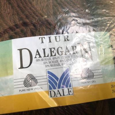 ***H U G E MEGA YARN LOT*** 12 Sealed Containers of Yarn (Baby Alpaca,Silk,Kid Mohair,Angora,Llama,Virgin Wool) -Lot 467