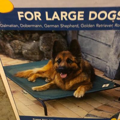 Coolaroo Dog Bed & Midwest Homes For Pets 36â€Lx24â€Wx28â€H -Lot 472