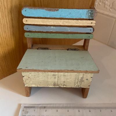 Vintage Mini Bench with Picket Fence Planter!