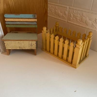Vintage Mini Bench with Picket Fence Planter!