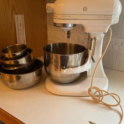 KitchenAid w/Bowls/ Attachments & Much More!