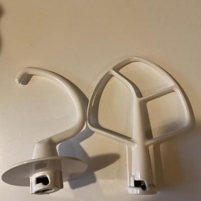 KitchenAid w/Bowls/ Attachments & Much More!