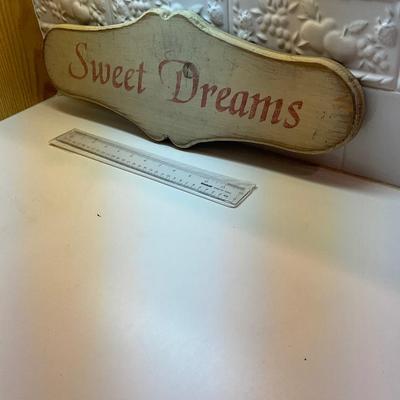 Wood Sweet Dreams Sign.