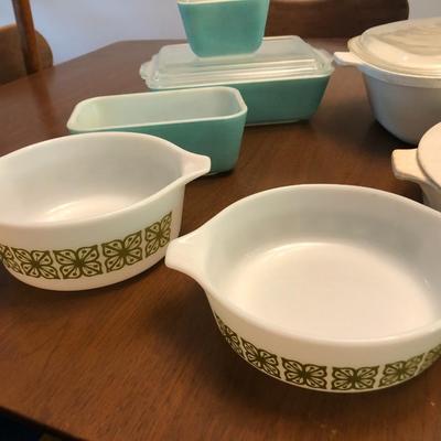 Vintage Pyrex & Ovenware