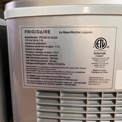 2 Countertop Ice Makers - Frigidaire and hOmeLabs
