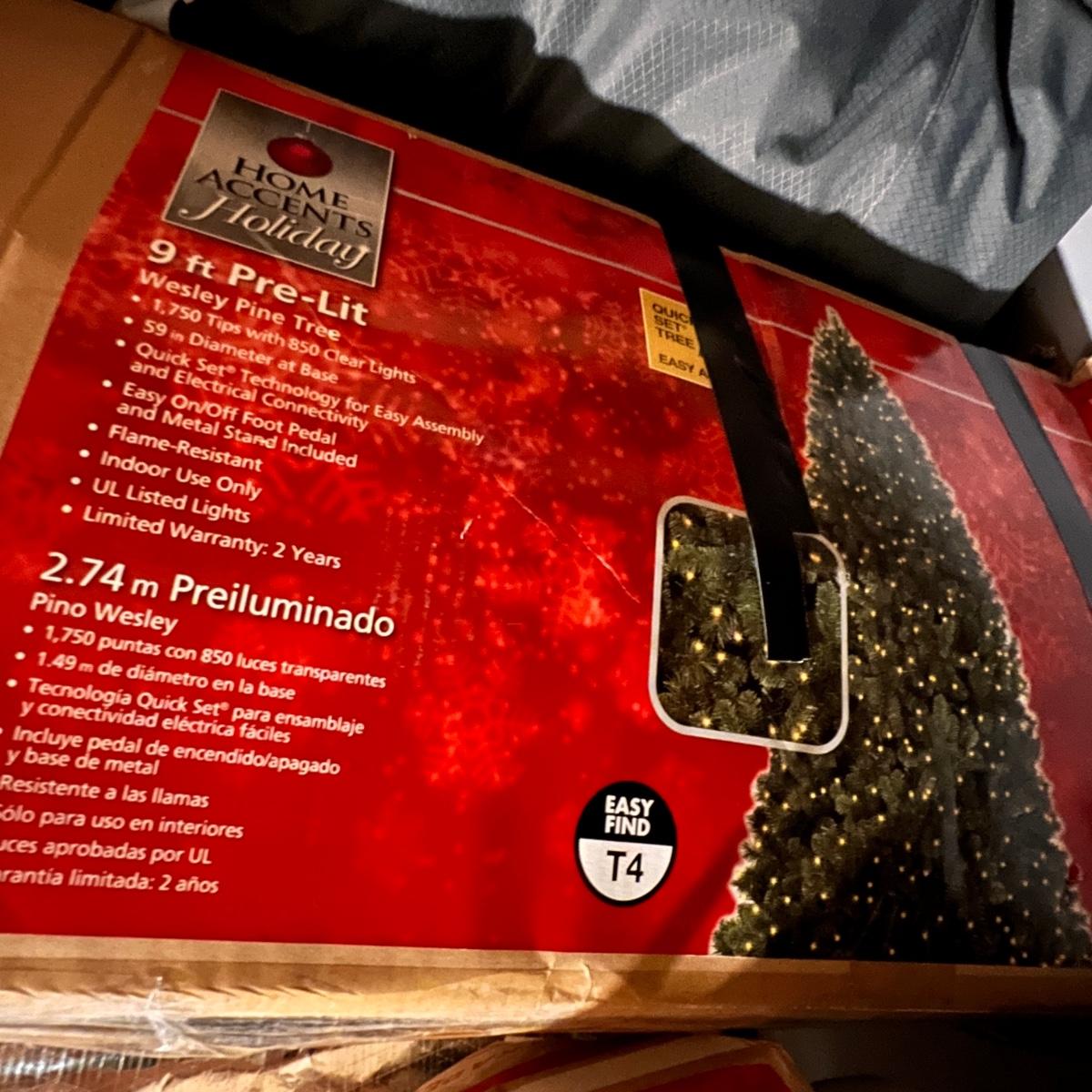 9 Foot Tall Christmas Tree