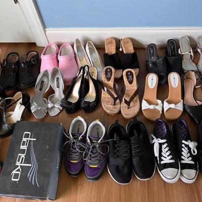 Big Lot of Ladies Shoes, Heels, Sneakers, Healthcare Clogs