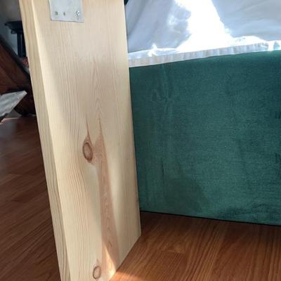 bench /storage area for the end of a king bed
