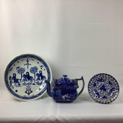 Lot 597  Large Blue / White Chinese Serving Bowl, 19th Century FloBlue Teapot, Vintage Nippon Blue/White Flying Phoenix Plate