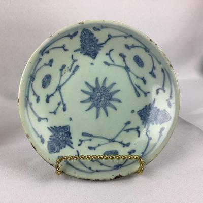 Lot 599. Antique Chinese Blue/White Chrysanthemum Porcelain Plate, Antique Chinese Blue/White Under-glazed Plate, Antique Scalloped Edge...