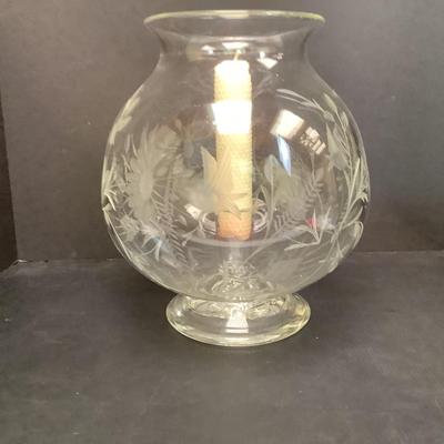 Lot 632 Large Beautiful Etched Flower/Hummingbird Clear Glass Candle Holder