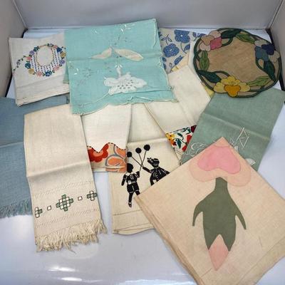 Vintage Lot of Mixed Household Linens Tea Towels Napkins