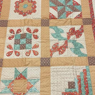 Small Vintage Retro Quilted Throw Lap Blanket