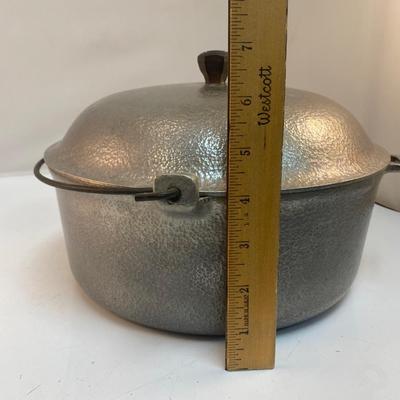 Vintage Aluminum Dutch Oven Baking Casserole Dish Pot with Lid Club Hammercraft 4.5qt