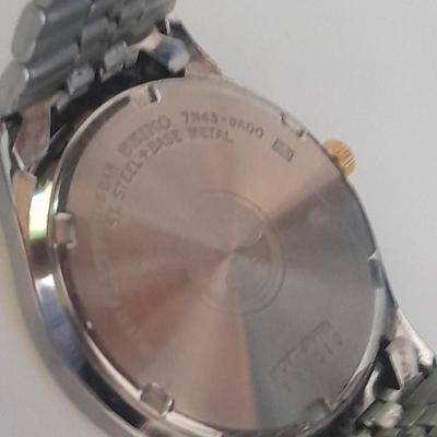 Men's Seiko 5 bar watch with date window Japan Movement