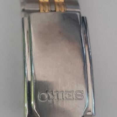 Men's Seiko 5 bar watch with date window Japan Movement