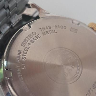 Men's Seiko 5 bar watch with date window Japan Movement
