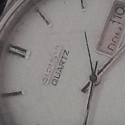 Two wrist watches Seiko Quartz and Paul Durelle with 7 Jewels