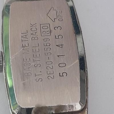 Two Women's wrist watches Seiko Quartz, and Leica with 17 jewels