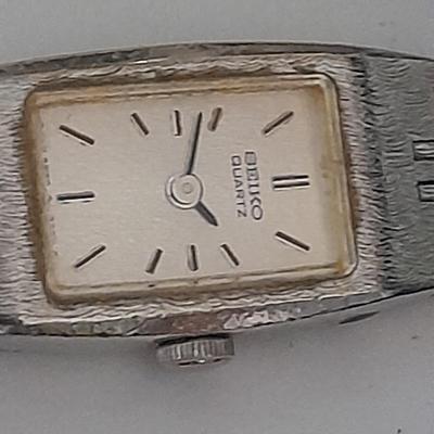 Two Women's wrist watches Seiko Quartz, and Leica with 17 jewels
