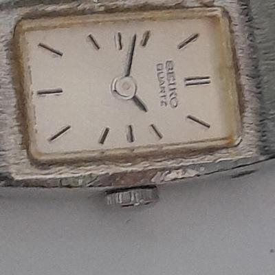 Two Women's wrist watches Seiko Quartz, and Leica with 17 jewels