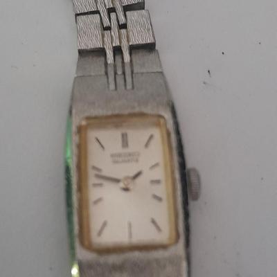 Two Women's wrist watches Seiko Quartz, and Leica with 17 jewels