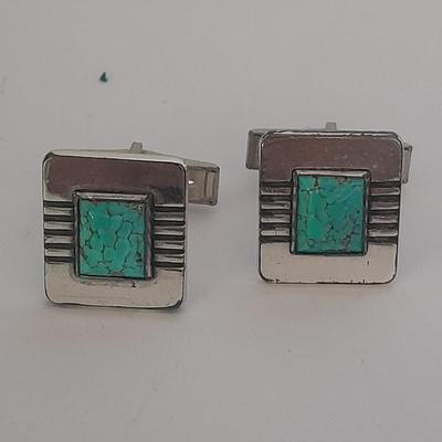 Sterling cuff links with turquois and a matching tie clip