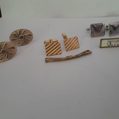 Cuff links and tie clips working thermometer tie clip